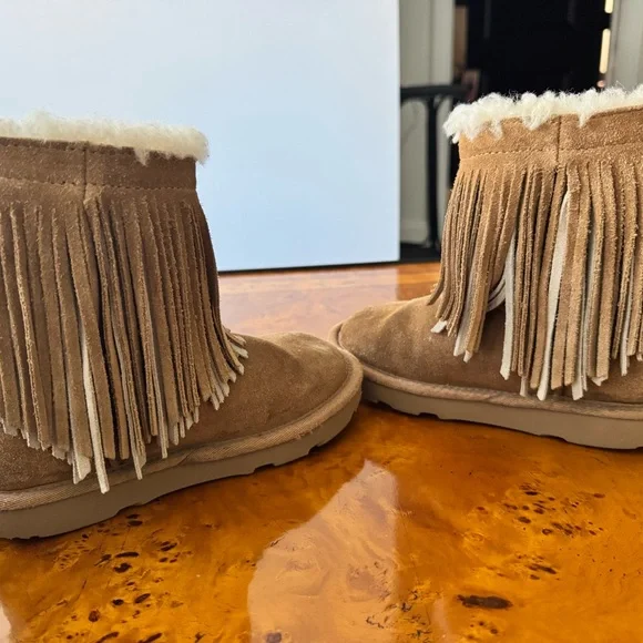 Kids Ugg Boots with fringe - Picture 5 of 7